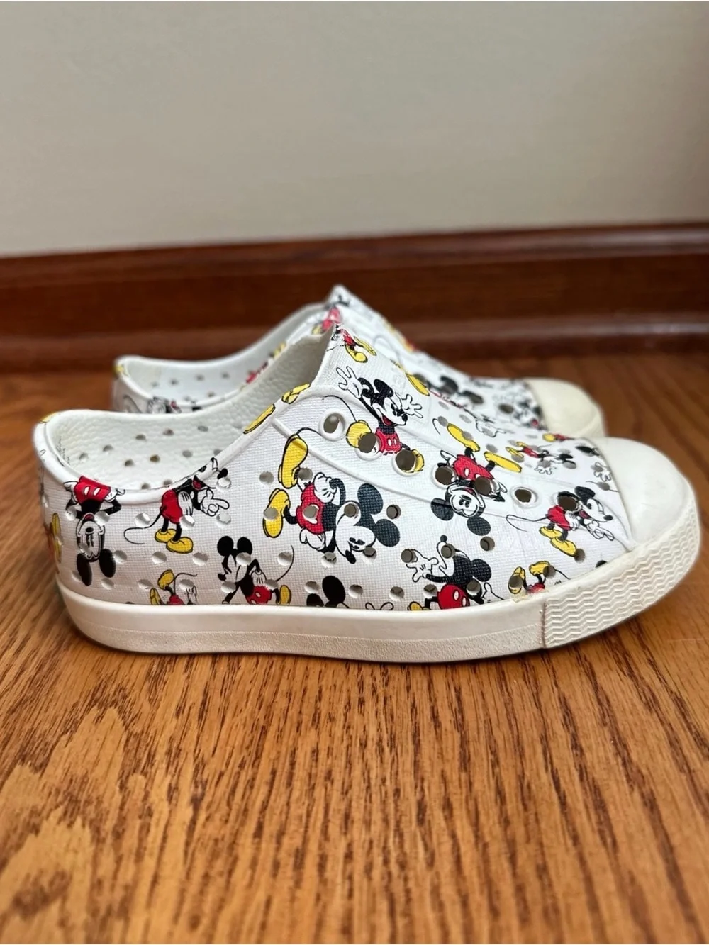 Native Jefferson Disney Slip-On Shoes Size C9 Mickey Mouse